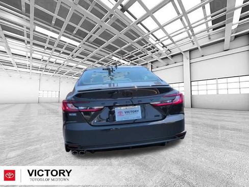 Used 2026 Toyota Camry SE w/ Convenience Package FWD image 5