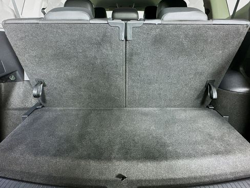 Used 2024 Volkswagen Tiguan Wolfsburg Edition image 28