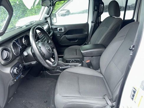 Used 2023 Jeep Wrangler Unlimited w/ Cold Weather Group AWD/4WD image 4