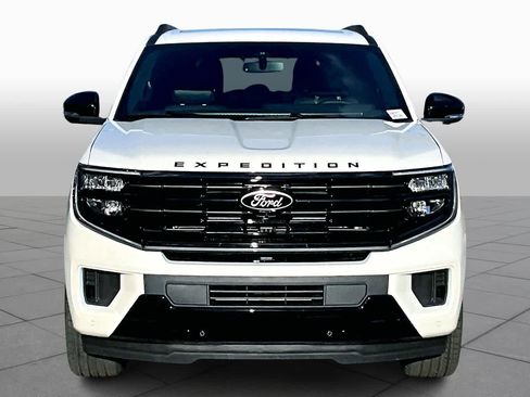 New 2025 Ford Expedition Platinum w/ Stealth Performance Package AWD/4WD image 3