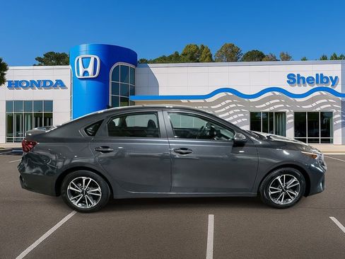 Used 2023 Kia Forte LXS image 9