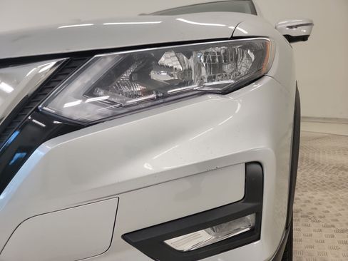 Used 2019 Nissan Rogue SL FWD image 9