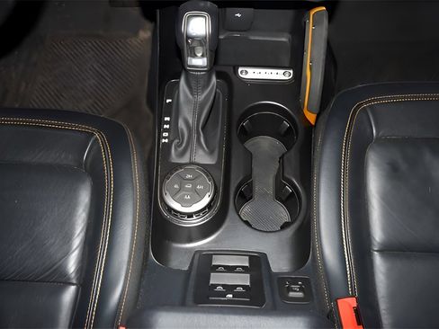 Used 2022 Ford Bronco Badlands image 34