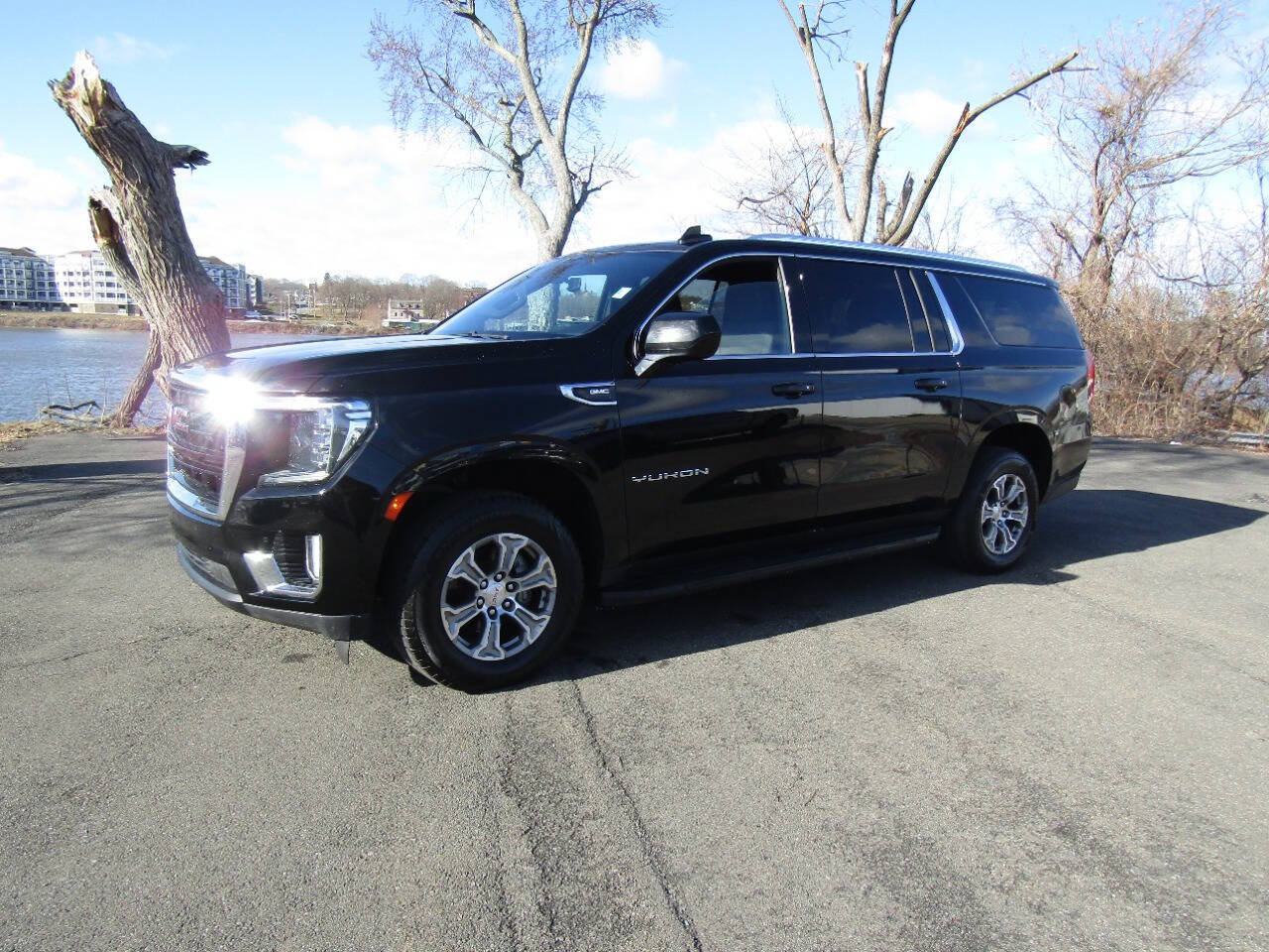 Used 2022 GMC Yukon XL SLE AWD/4WD image 42