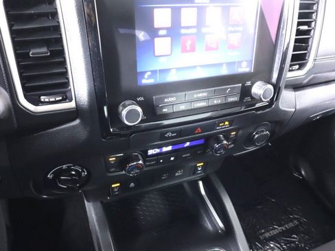 Used 2023 Nissan Frontier SV image 18