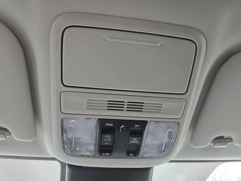 New 2026 Honda Odyssey Elite image 18