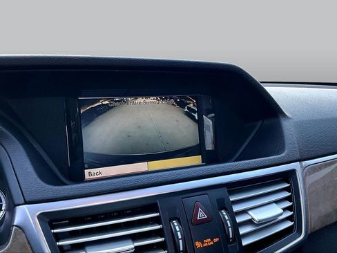 Used 2011 Mercedes-Benz E 350 4MATIC Sedan image 30