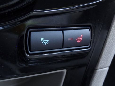 Used 2015 Ford Fiesta Titanium image 33