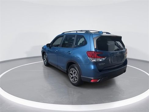 Used 2019 Subaru Forester Premium w/ All-Weather Package image 6
