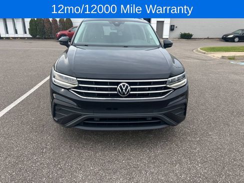 Used 2022 Volkswagen Tiguan SE FWD image 3