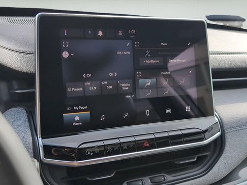 Used 2024 Jeep Compass Latitude image 16