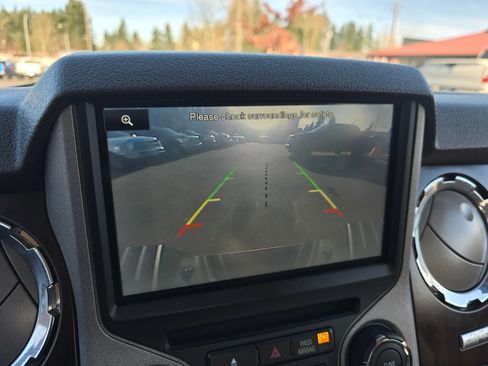 Used 2014 Ford F350 Lariat image 18