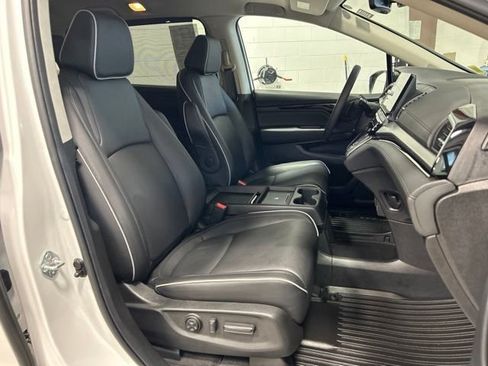 Certified 2026 Honda Odyssey Touring image 14