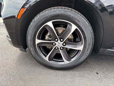 Used 2024 Buick Enclave Essence w/ LPO, Touring Package image 31