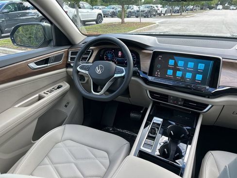 New 2026 Volkswagen Atlas SE image 9