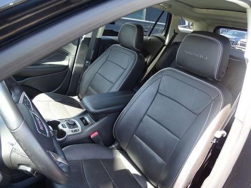 Used 2018 GMC Terrain Denali w/ Advanced Safety Package image 8