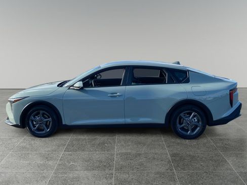 Used 2025 Kia K4 image 2