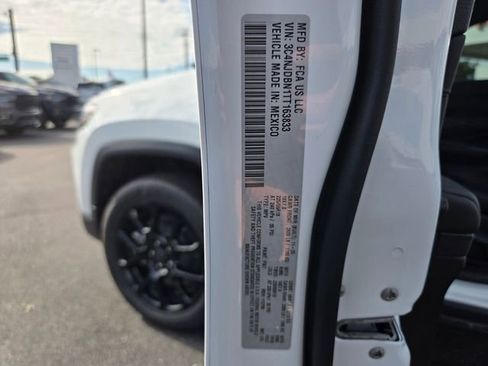 Used 2026 Jeep Compass Latitude image 18