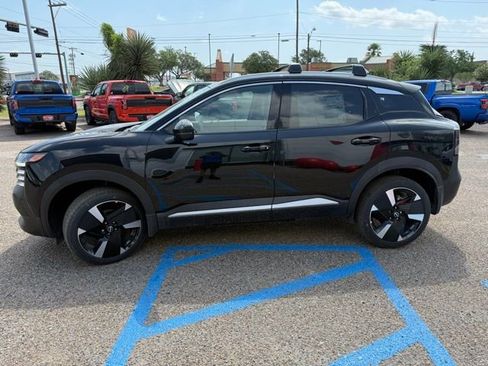 New 2026 Nissan Kicks SR w/ Cold Weather Package FWD image 4