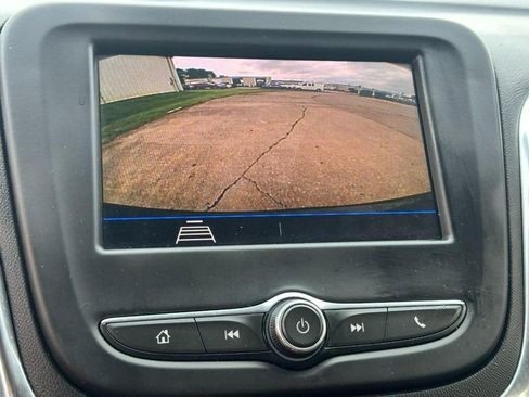 Used 2020 Chevrolet Equinox LS w/ LS Convenience Package FWD image 20