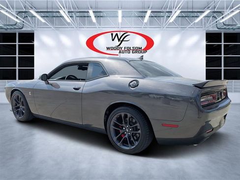 Used 2022 Dodge Challenger R/T Scat Pack w/ Driver Convenience Group RWD image 5