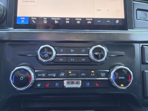 Used 2024 Ford F250 Lariat w/ Lariat Ultimate Package AWD/4WD image 28