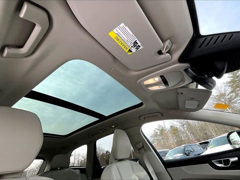 Certified 2023 Volvo XC60 T8 Plus image 13