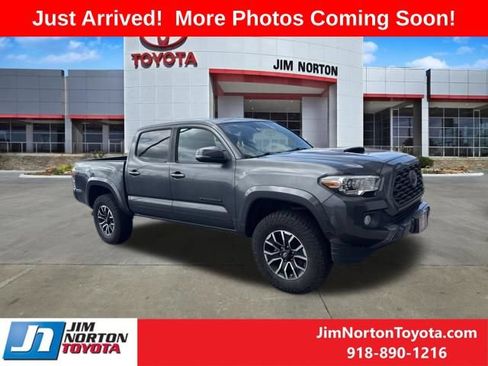 Used 2021 Toyota Tacoma TRD Sport w/ Technology Package RWD image 1