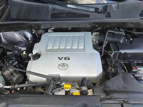Used 2011 Toyota Highlander SE w/ Tow Pkg FWD image 31