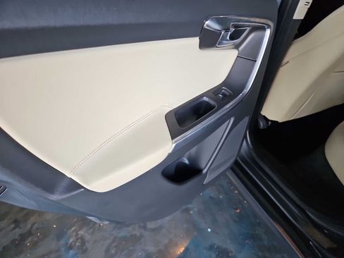 Used 2016 Volvo XC60 T6 w/ Protection Package image 39