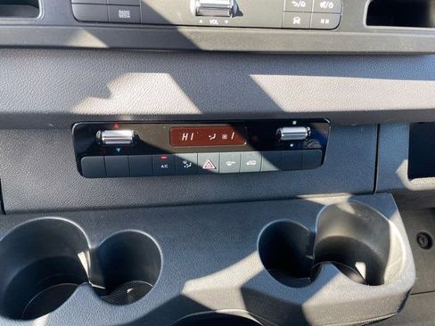 Used 2023 Mercedes-Benz Sprinter 2500 image 7