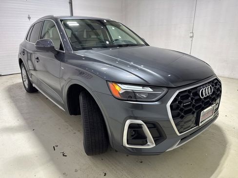 Used 2022 Audi Q5 2.0T Premium w/ Convenience Package image 3