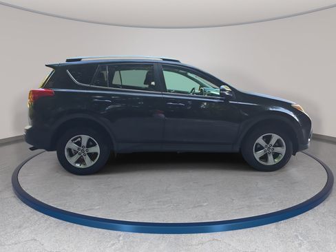 Used 2015 Toyota RAV4 XLE FWD image 4
