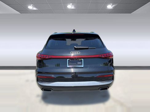 Used 2025 Audi Q5 Premium w/ Convenience Package AWD/4WD image 10