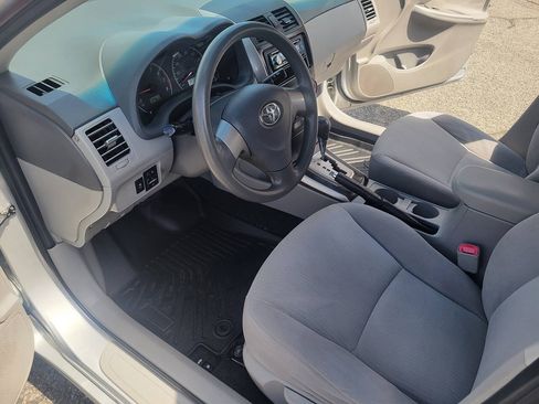 Used 2010 Toyota Corolla LE w/ All Weather Guard Pkg FWD image 12