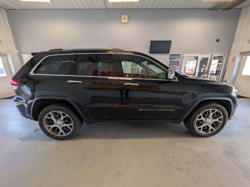 Used 2022 Jeep Grand Cherokee Limited w/ Technology Group AWD/4WD image 6