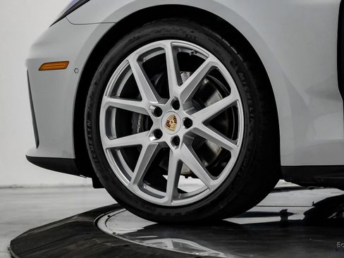 Used 2025 Porsche Panamera w/ Premium Package image 89