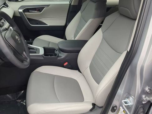 Used 2024 Toyota RAV4 XLE Premium image 17