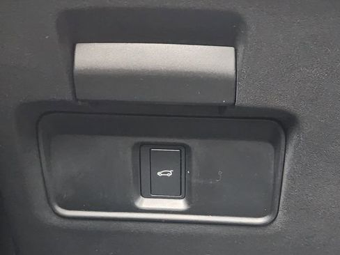 Used 2025 Land Rover Discovery Sport S AWD/4WD image 21