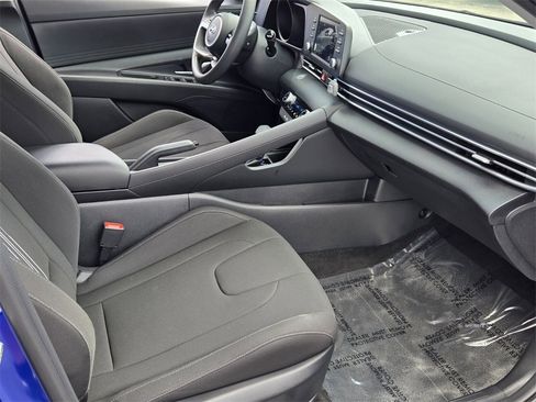 Used 2023 Hyundai Elantra SEL w/ Cargo Package image 16