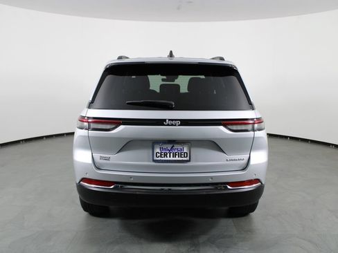 Used 2025 Jeep Grand Cherokee Laredo X RWD image 10