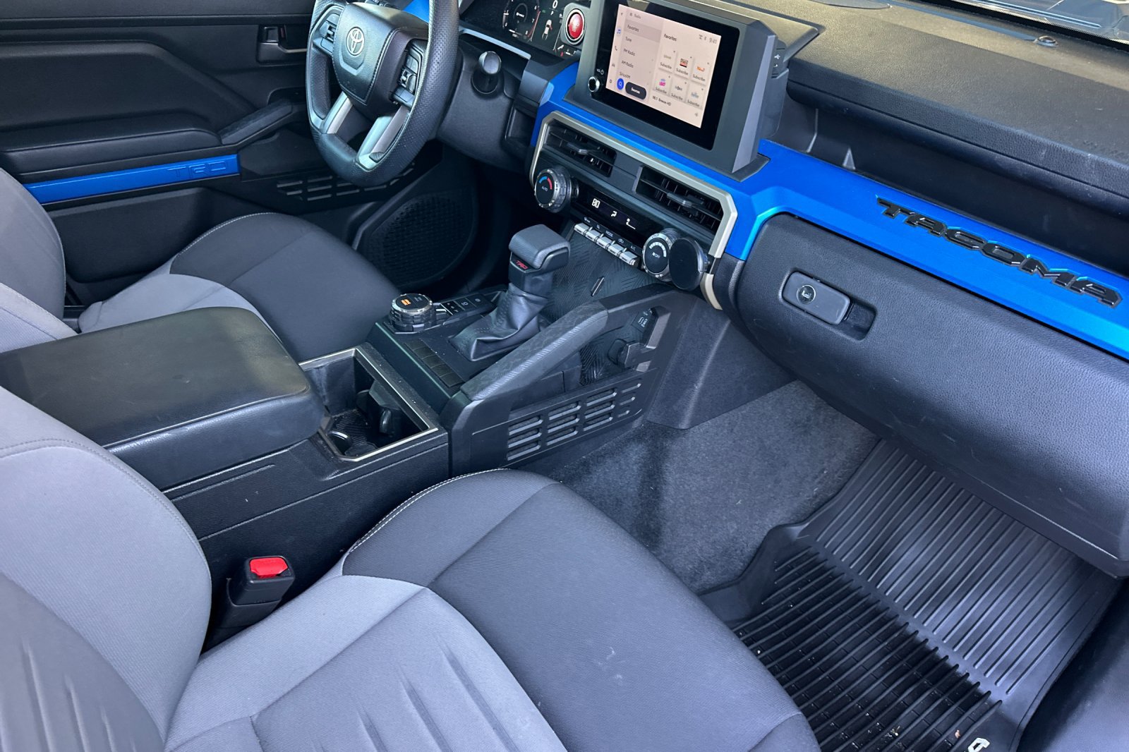Used 2025 Toyota Tacoma TRD Sport AWD/4WD image 14