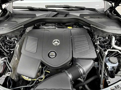Used 2025 Mercedes-Benz GLC 350e 4MATIC image 16