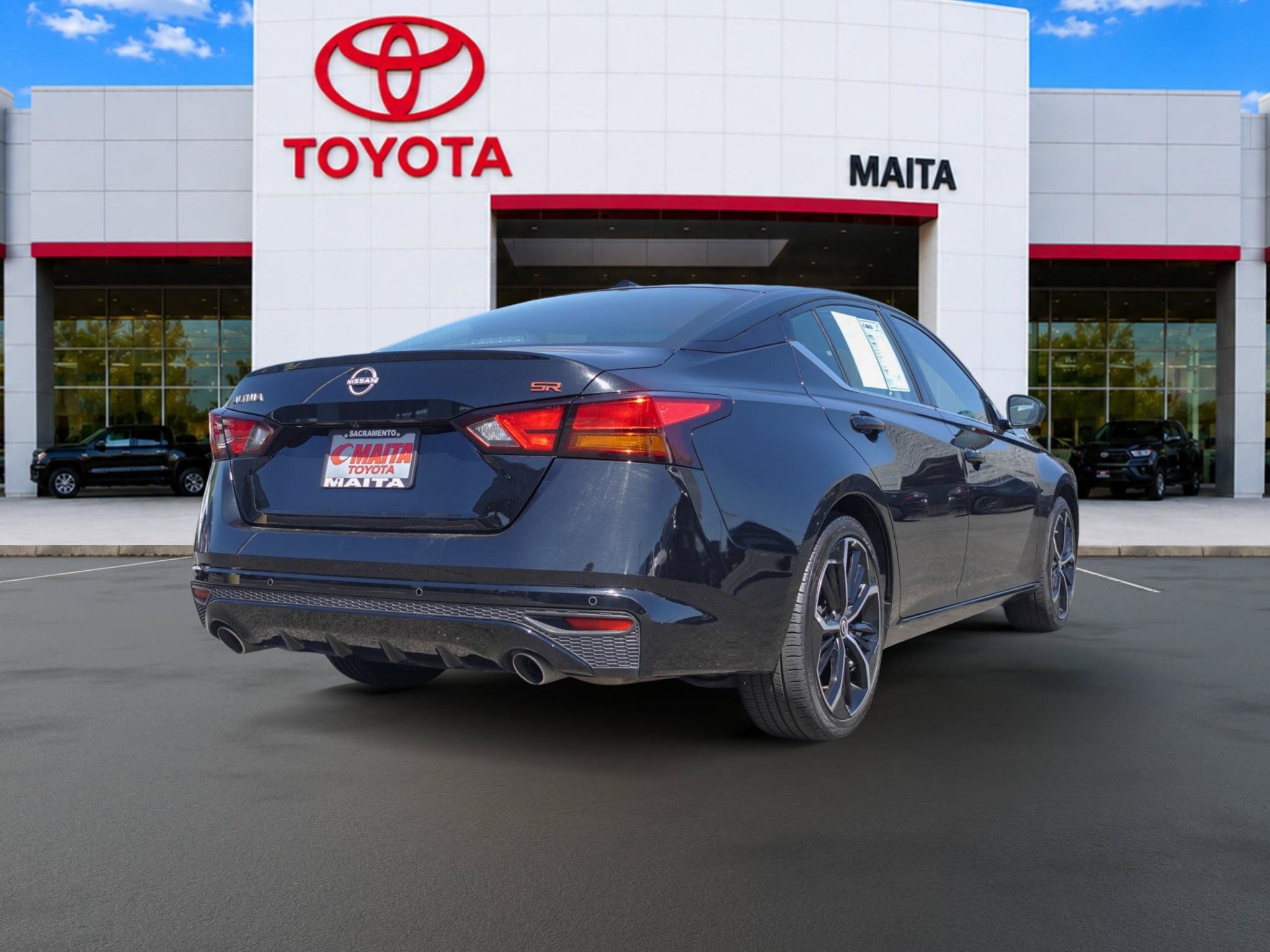 Used 2025 Nissan Altima 2.5 SR FWD image 3