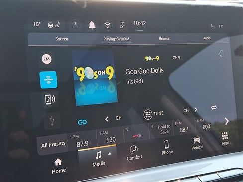 Used 2025 Jeep Compass Limited w/ Sun & Sound Group AWD/4WD image 17