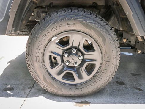 Used 2022 Jeep Gladiator Sport AWD/4WD image 13