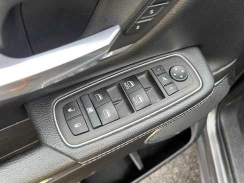 Used 2024 RAM 1500 Laramie image 13