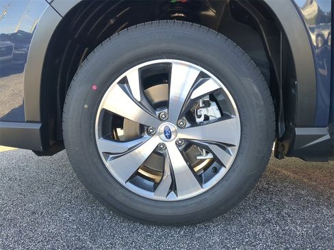 Certified 2025 Subaru Ascent Premium image 31