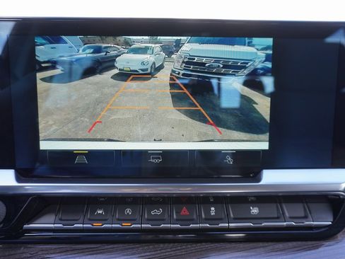 Used 2022 Chevrolet Silverado 1500 LT w/ Convenience Package II image 14