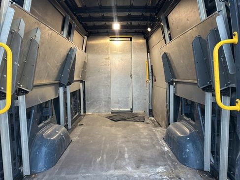 Used 2019 Mercedes-Benz Sprinter 144 image 36